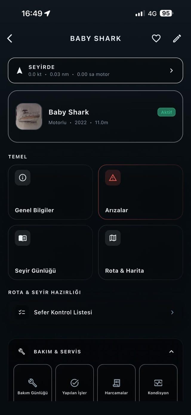 Tekne detay ekranı: genel bilgiler, arızalar, seyir günlüğü ve bakım servisi